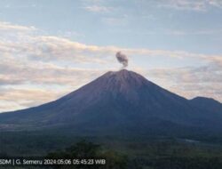 Pagi Ini Gunung Semeru Erupsi Dua Kali, Tinggi Kolom Tak Teramati