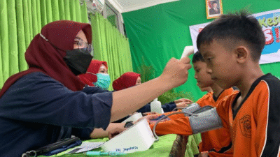 KSP Imbau Nakes dan Guru Sabar Saat Cek Kesehatan