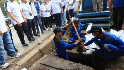 Pemkot Jaksel Keruk Kali Uangan Atasi Banjir