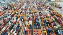 Ekspor Tiongkok Kontraksi di Oktober 2025, Dampak Perang Dagang AS-China dan Tarif