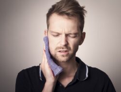 Ini Sederet Penyebab Sakit Leher Belakang, Begini Cara Mengatasinya