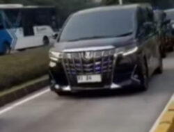 Viral, Mobil Dinas Menag Yaqut Terabas Jalur TransJakarta