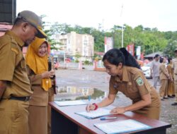 Wujud Komitmen Melayani Masyarakat, Diskominfo Sanggau Tandatangani Pakta Integritas